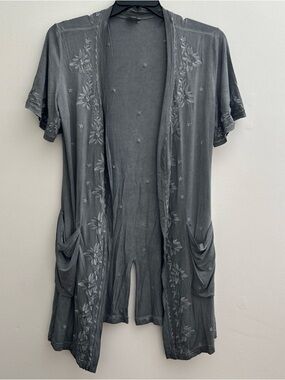 Pol Cardigan Coverup Size M Gray Short Sleeve Embroidered Pockets Soft Stretch